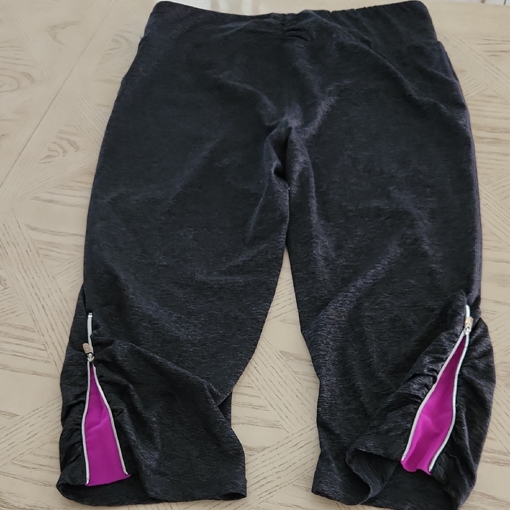 Tangerine Charcoal & Purple Capri Length Leggings Size XXL